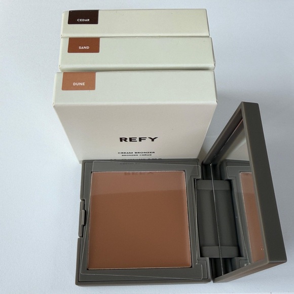 Refy - Picture 2 of 2